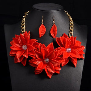 Women Luxury Vintage Flower Necklace & Pendant Statement