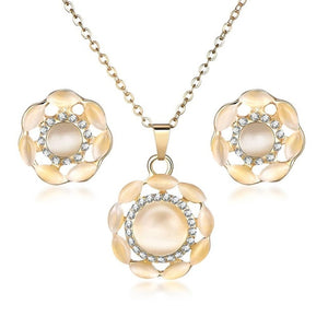 High Quality Flower Stainless Steel Pendant Necklace and Earring Set For Women